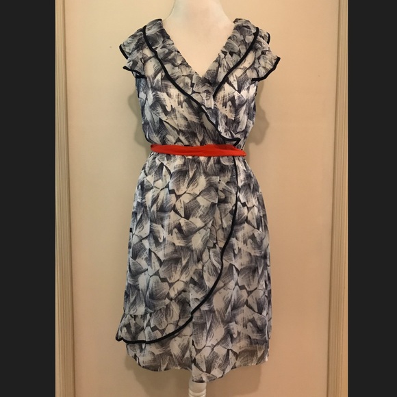 H&M Dresses & Skirts - H&M Ruffled Dress